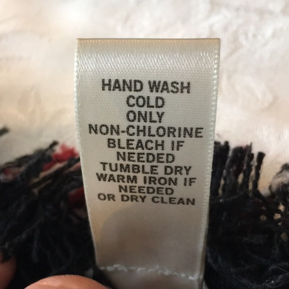 Cache, Blk/Red, Zip Up Sweater, Size Med. - Picture 9 of 9